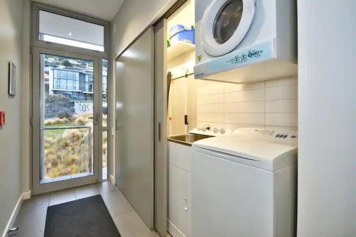 Luxury Lakeview 2 Bedroom Queenstown